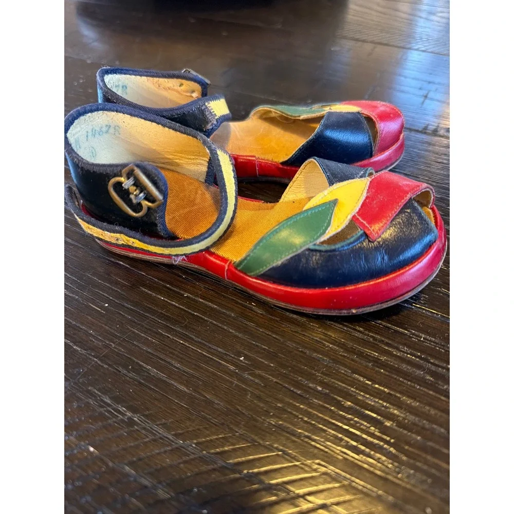 Vintage Girls Leather Sandals Size 7.5 Color Block Leather Display Decor Shoes